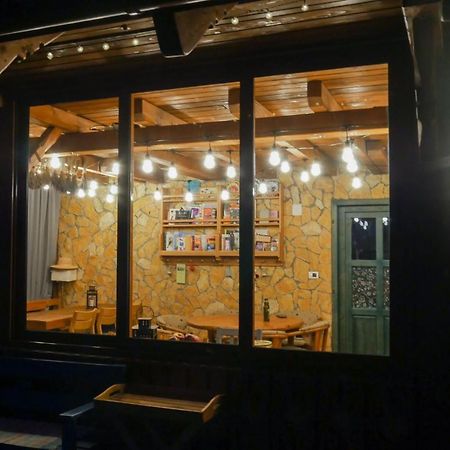 Rose Hip Hill Farm Bed and Breakfast Valea Tirnei Εξωτερικό φωτογραφία